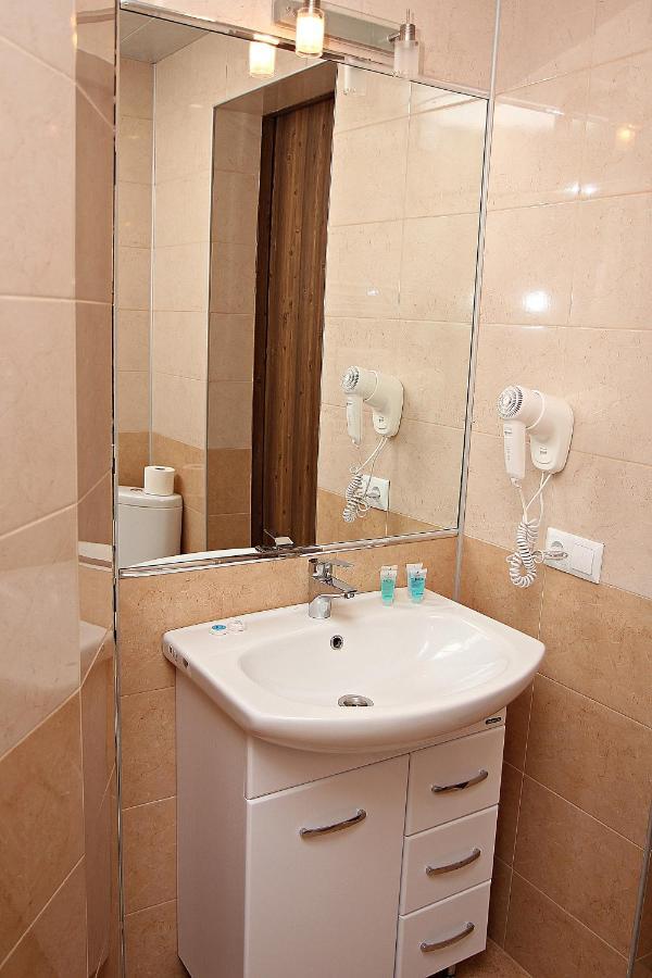 Boutique Hotel Dany ティビリシ エクステリア 写真