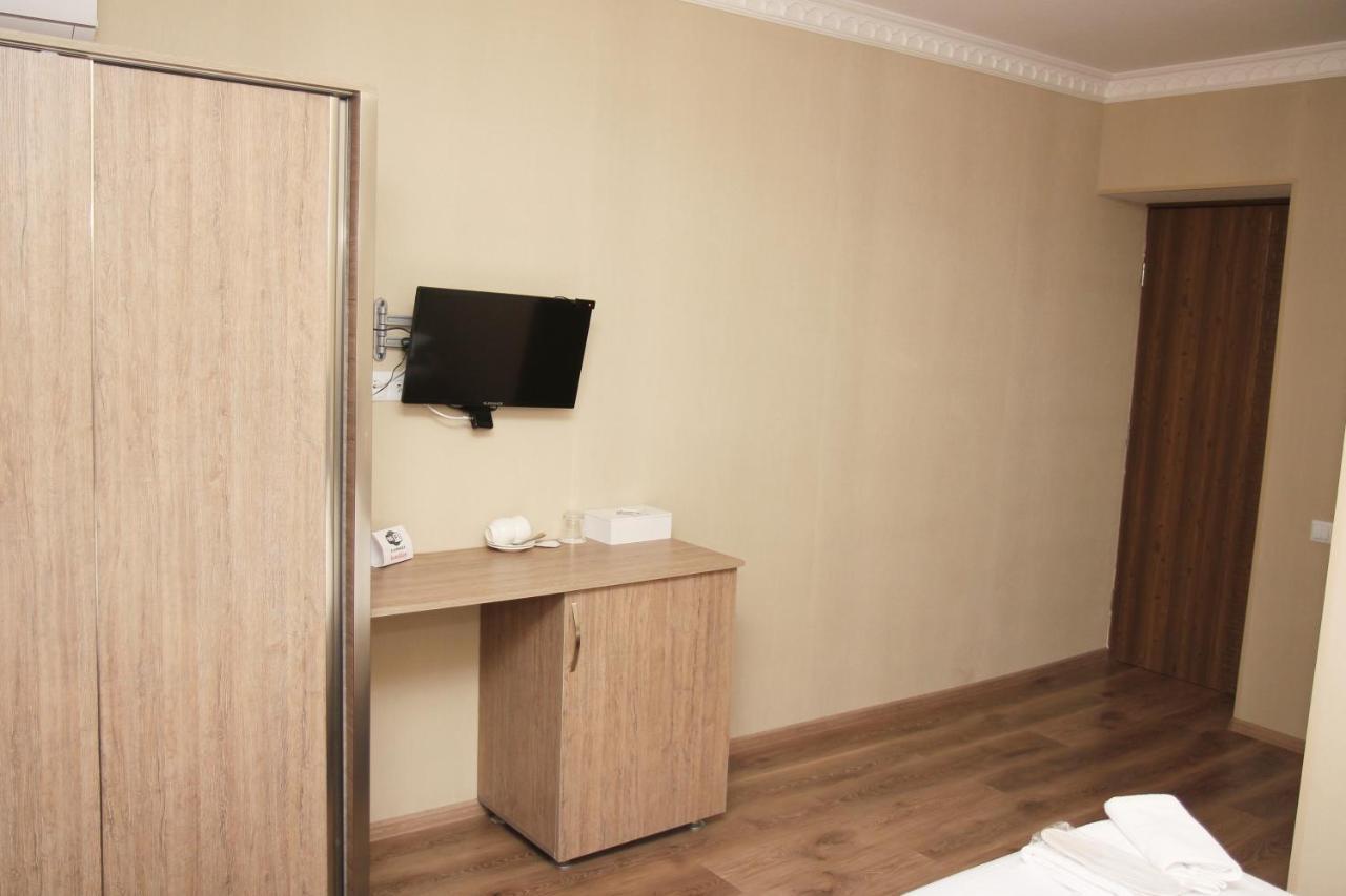 Boutique Hotel Dany ティビリシ エクステリア 写真
