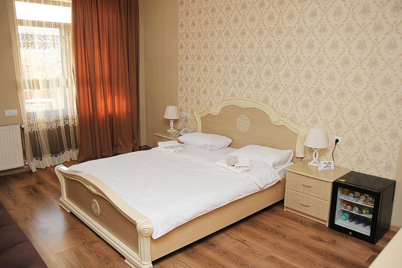 Boutique Hotel Dany ティビリシ エクステリア 写真