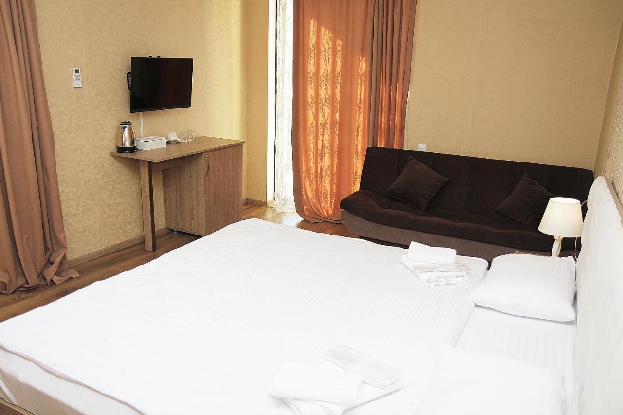 Boutique Hotel Dany ティビリシ エクステリア 写真