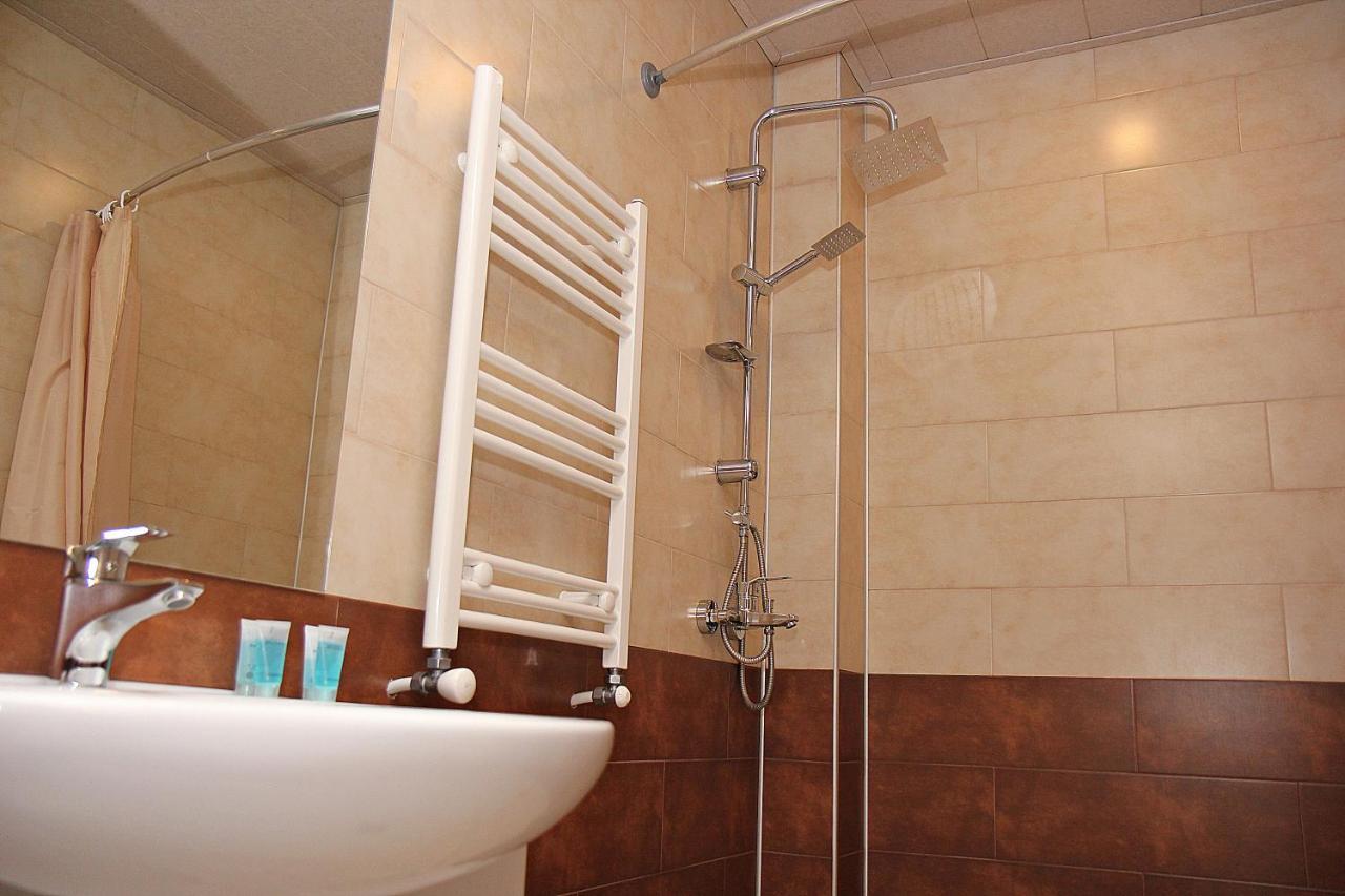 Boutique Hotel Dany ティビリシ エクステリア 写真