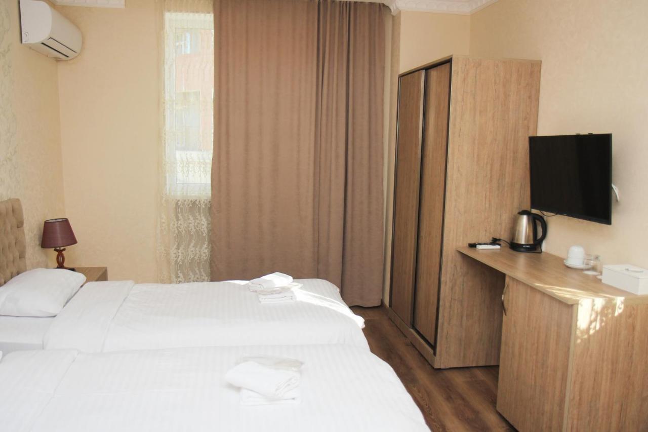 Boutique Hotel Dany ティビリシ エクステリア 写真